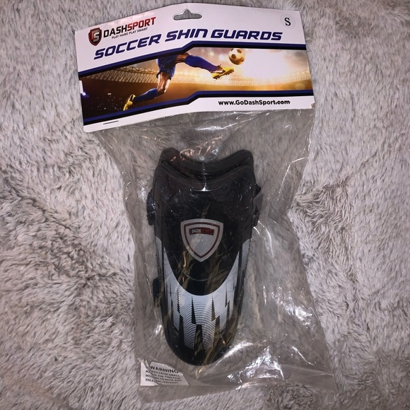 dashsport Other - 5/$35 💥 Dash sport NEW IN BAG SMALL SHINGUARDS